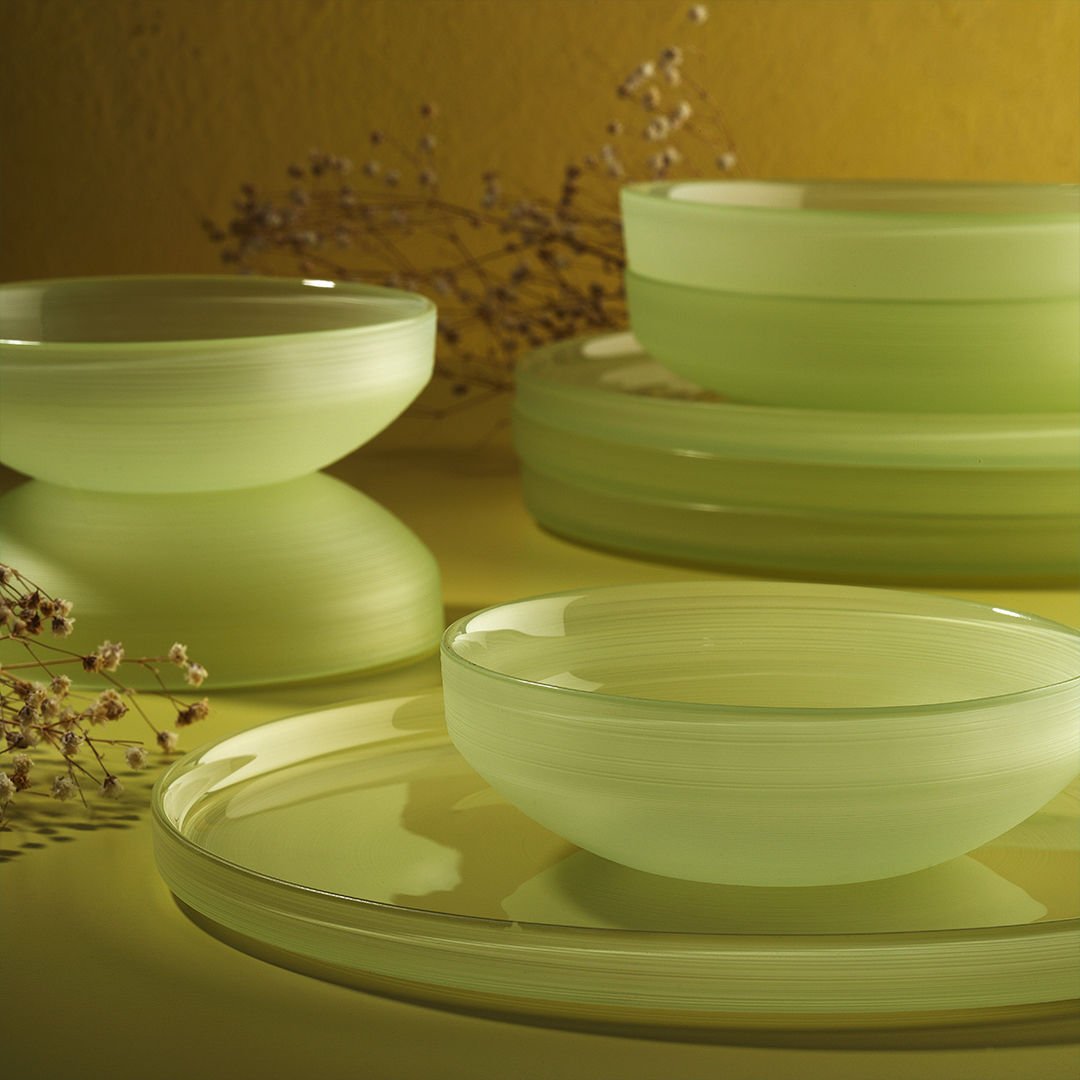 Fecra Circle 18 Piece Glass Dinner Set for 6 People, Green