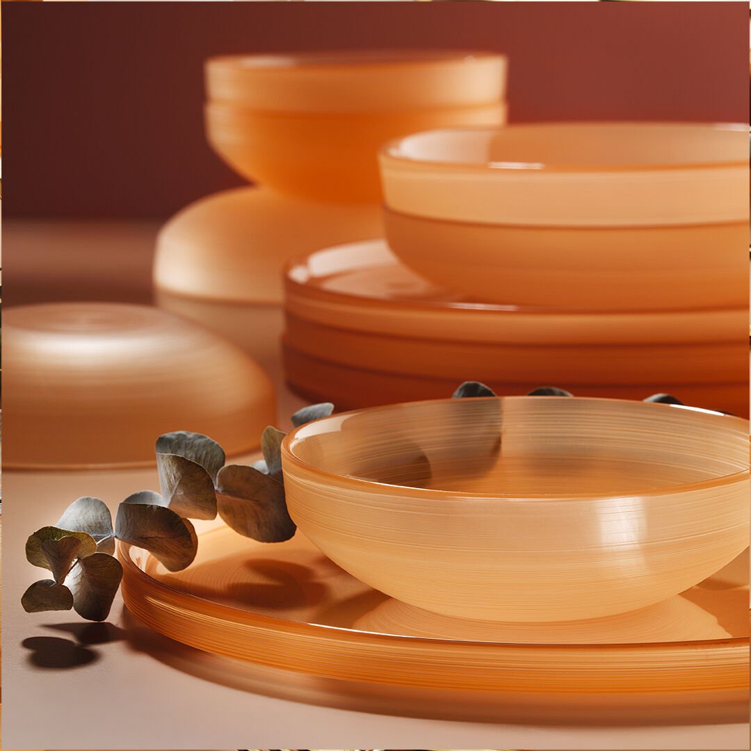 Fecra Circle 18 Piece Glass Dinner Set for 6 People, Orange